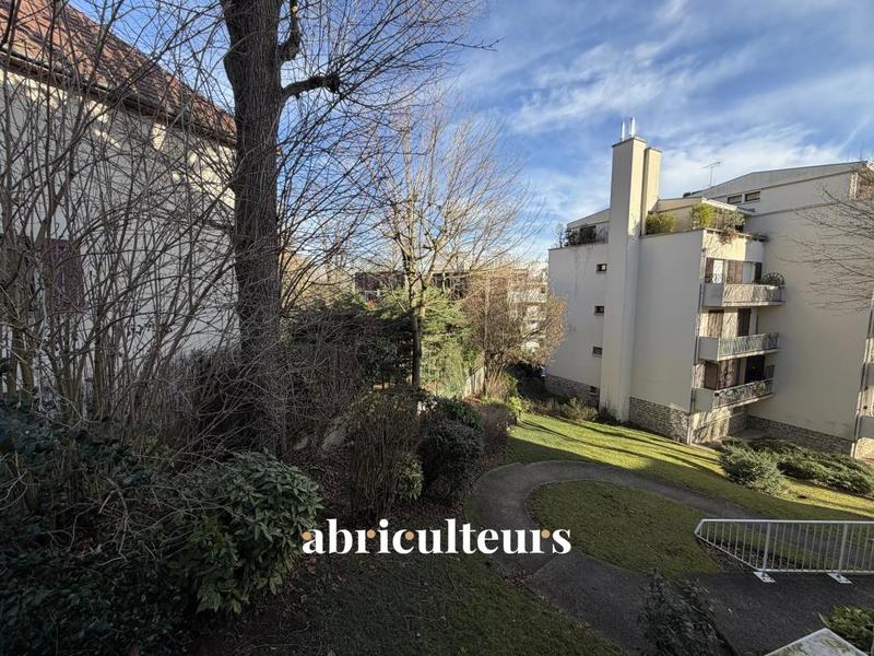 Appartement ancien - 80 m² - 4 pièces