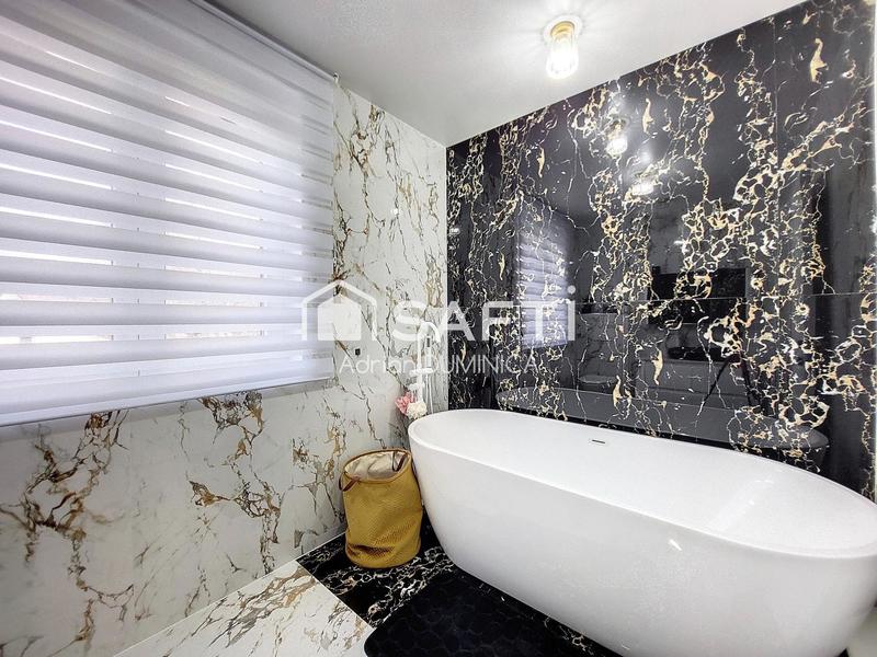 Maison - 194 m² - 8 pièces