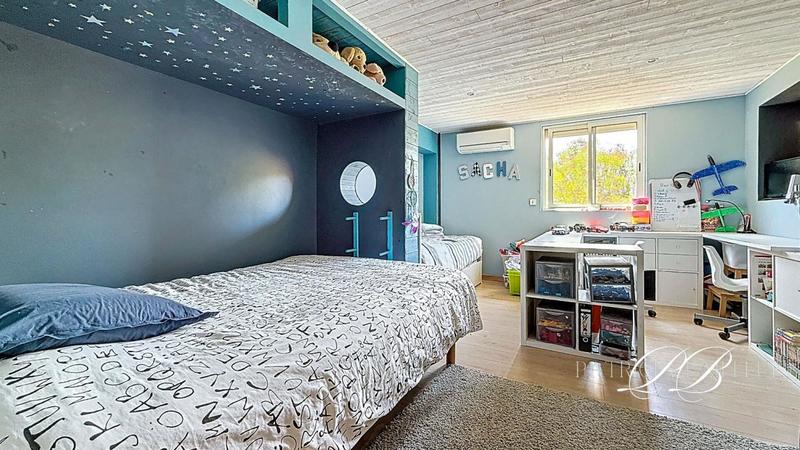 Villa - 630 m² - 26 pièces