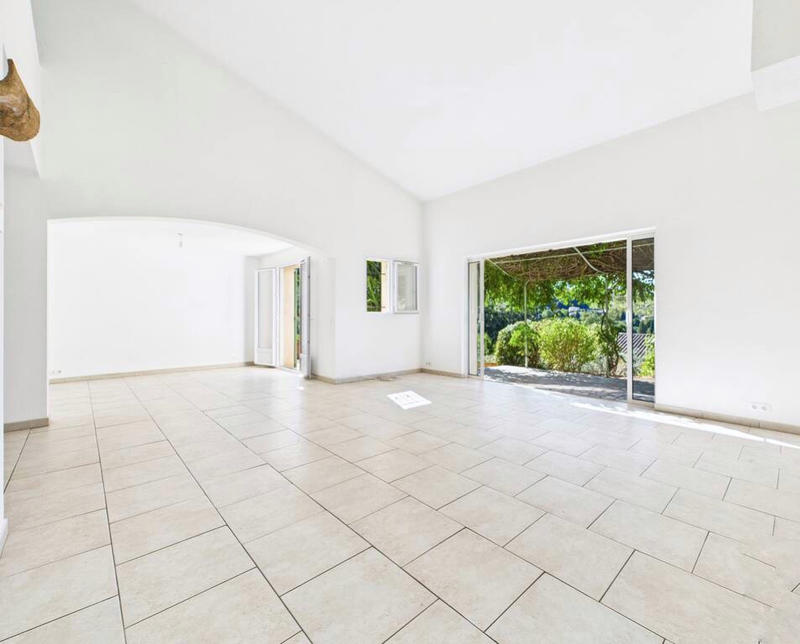 Maison - 210 m² - 8 pièces