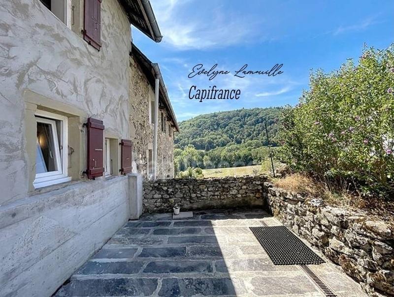 Maison - 181 m² - 6 pièces