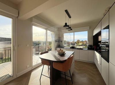 Maison - 140 m² - 8 pièces