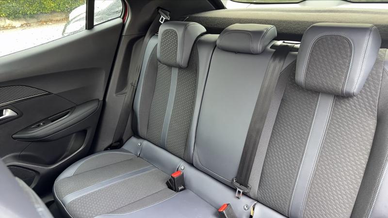 Peugeot 2008 II 1.5 BlueHDi 130 Eat8 Allure Business - Automatique