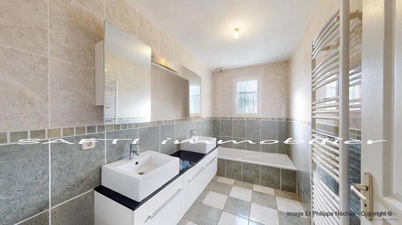 Maison - 127 m² - 7 pièces