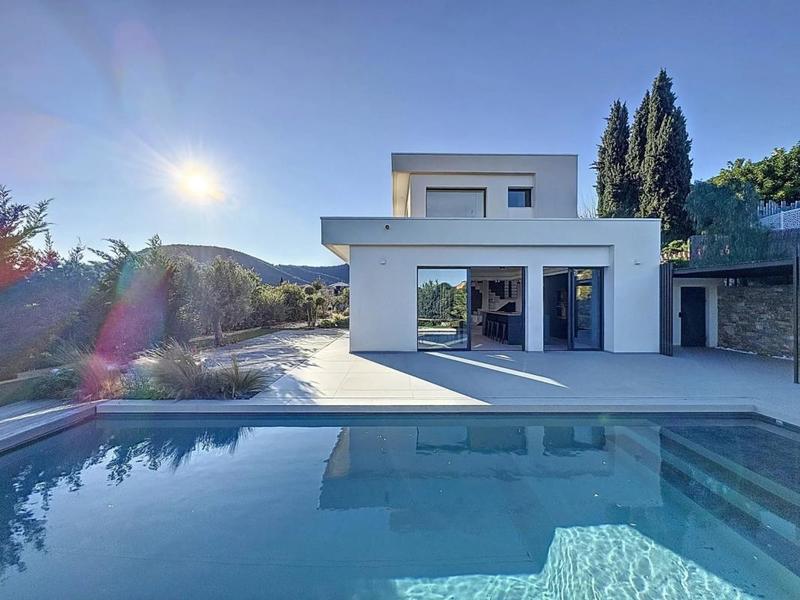 Villa - 180 m² - 6 pièces