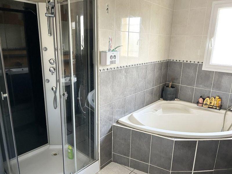 Maison traditionnelle - 105 m² - 4 pièces