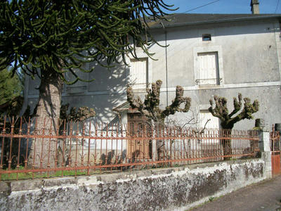 Maison - 240 m² - 10 pièces