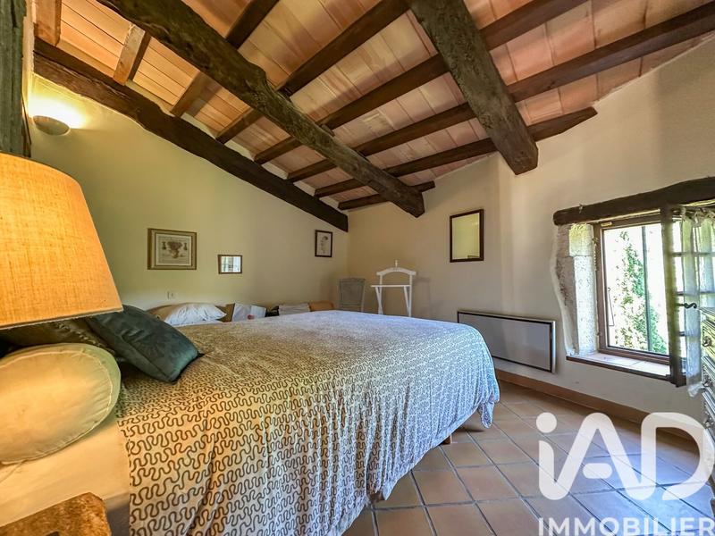 Maison - 360 m² - 12 pièces