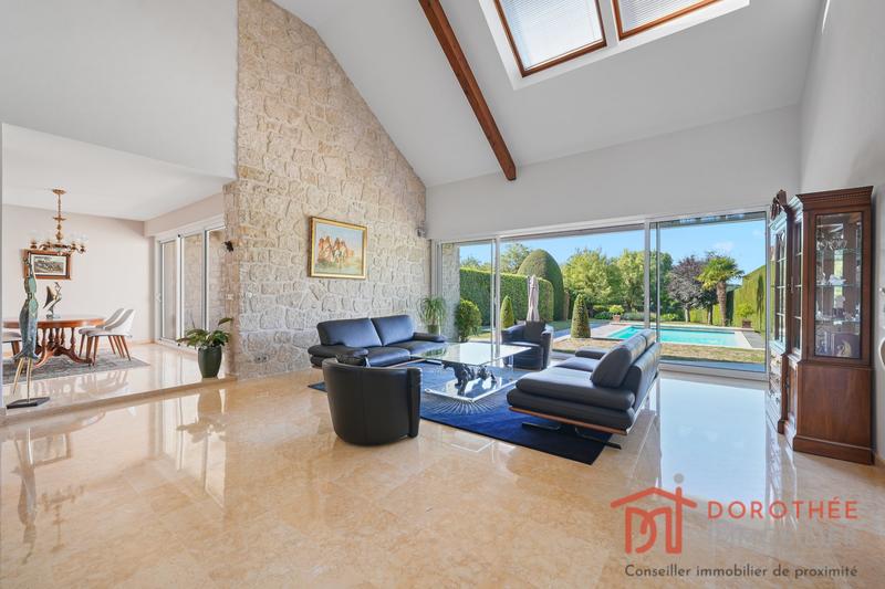 Villa - 248 m² - 8 pièces