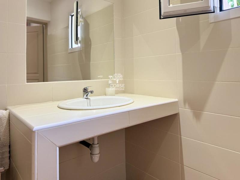 Propriété - 360 m² - 14 pièces