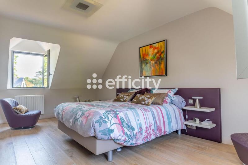 Maison - 232 m² - 11 pièces