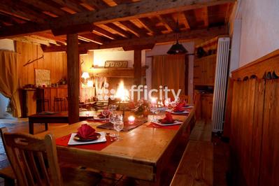 Maison - 350 m² - 10 pièces