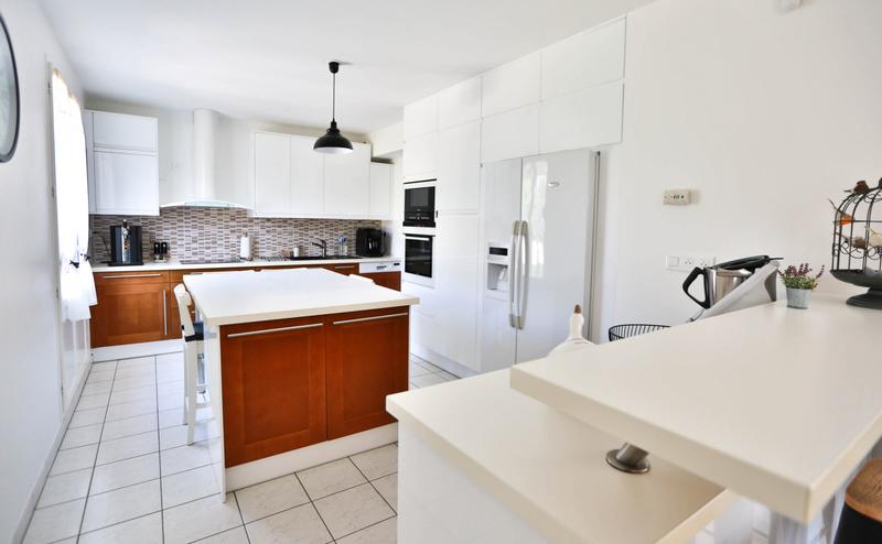 Maison - 138 m² - 6 pièces