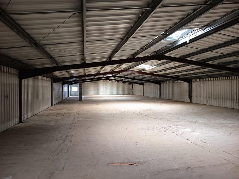 Local commercial - 1 198 m²