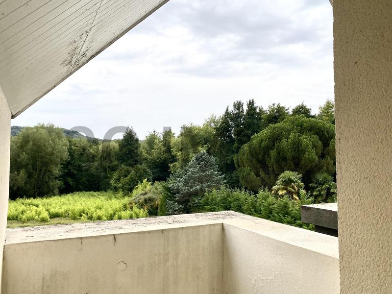 Propriété - 360 m² - 7 pièces