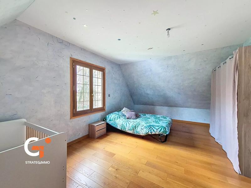 Maison - 260 m² - 6 pièces