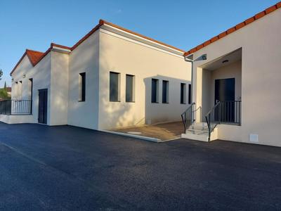 Services - 30 m² - 10 pièces