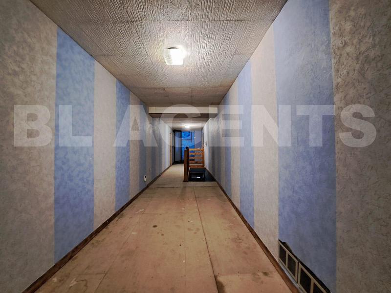 Maison - 275 m² - 8 pièces