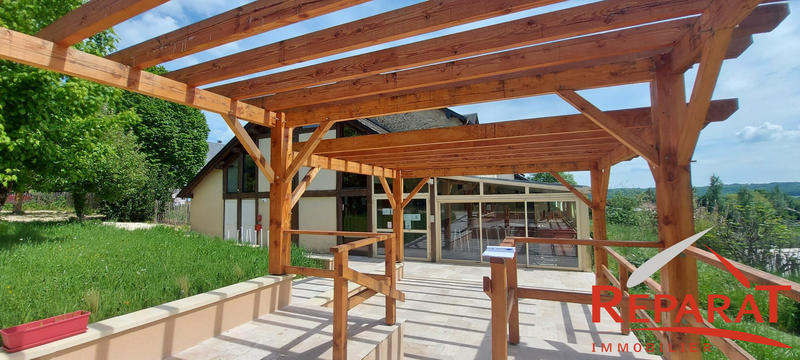 Maison ancienne - 584 m² - 22 pièces