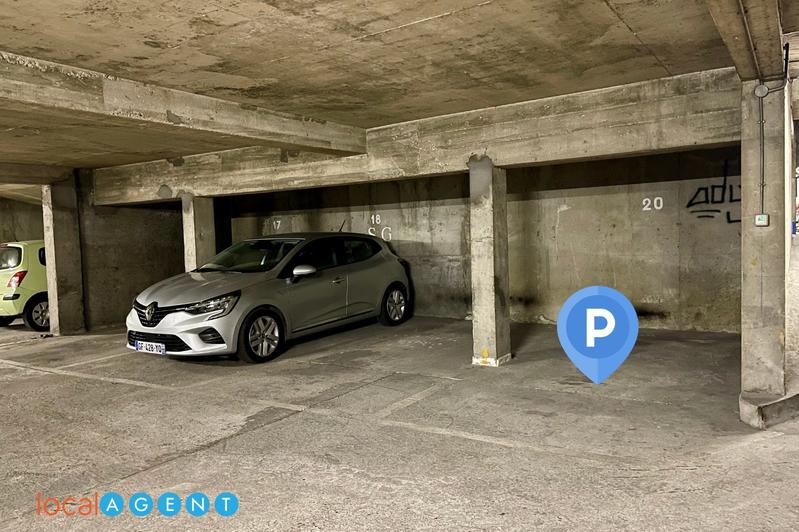 Parking / Garage - 10 m²