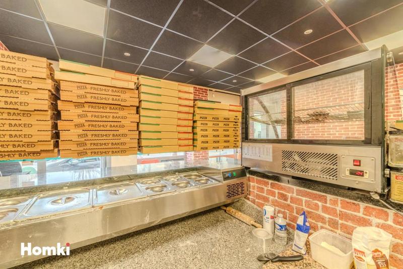 Local commercial - 130 m² - 5 pièces