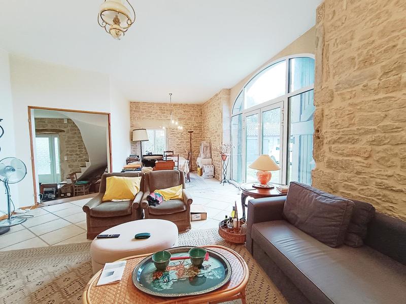 Maison - 250 m² - 8 pièces