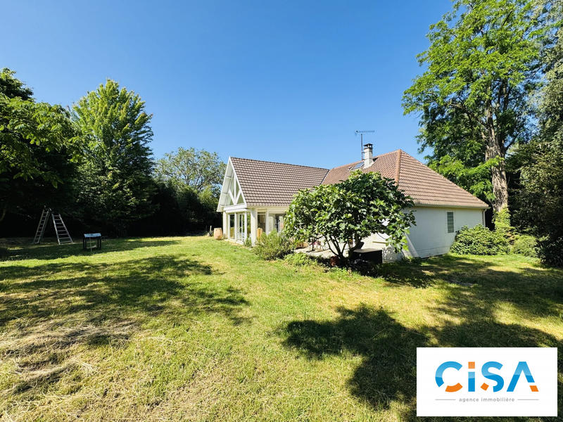 Maison - 180 m² - 8 pièces