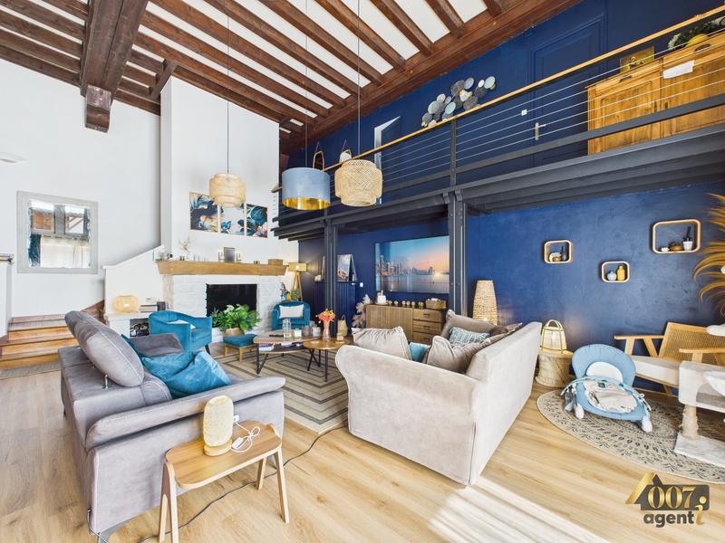 Maison - 225 m² - 8 pièces