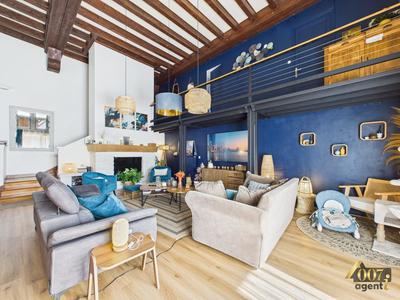 Maison - 225 m² - 8 pièces