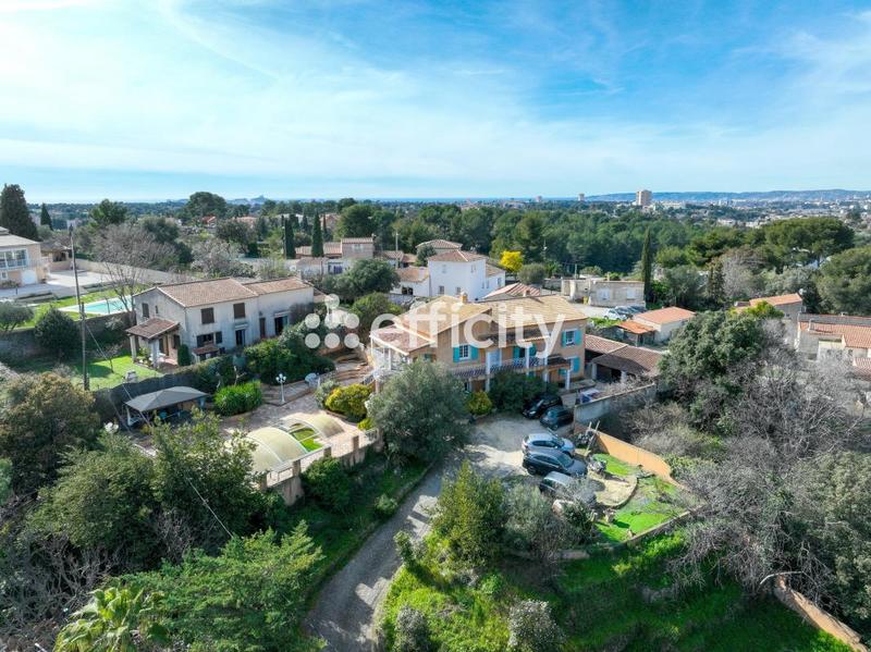 Maison - 202 m² - 7 pièces