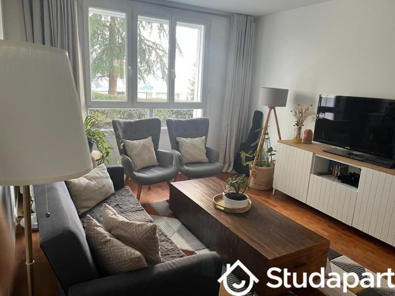 Chambre - 9 m² - 1 pièce