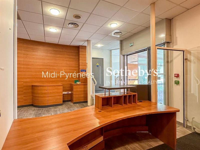 Local d'activités - 317 m²