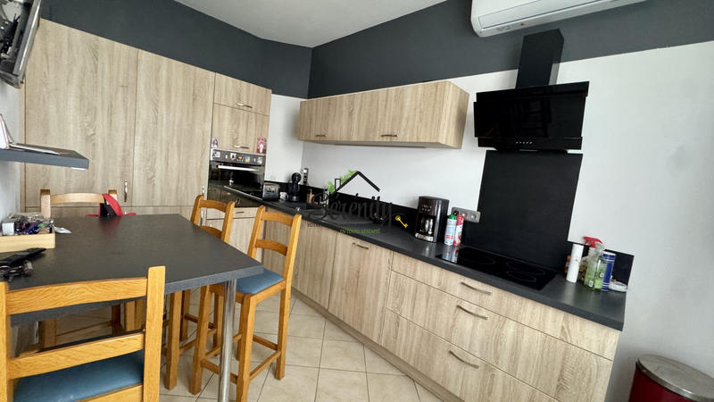 Maison - 180 m² - 8 pièces