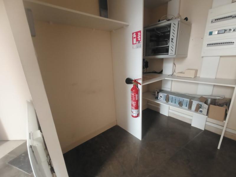 Local commercial - 4 pièces