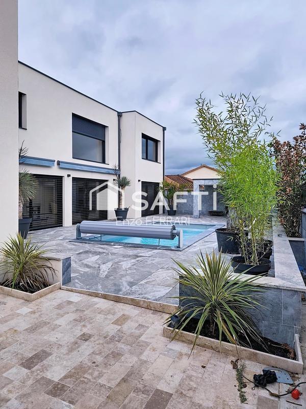 Villa - 220 m² - 6 pièces