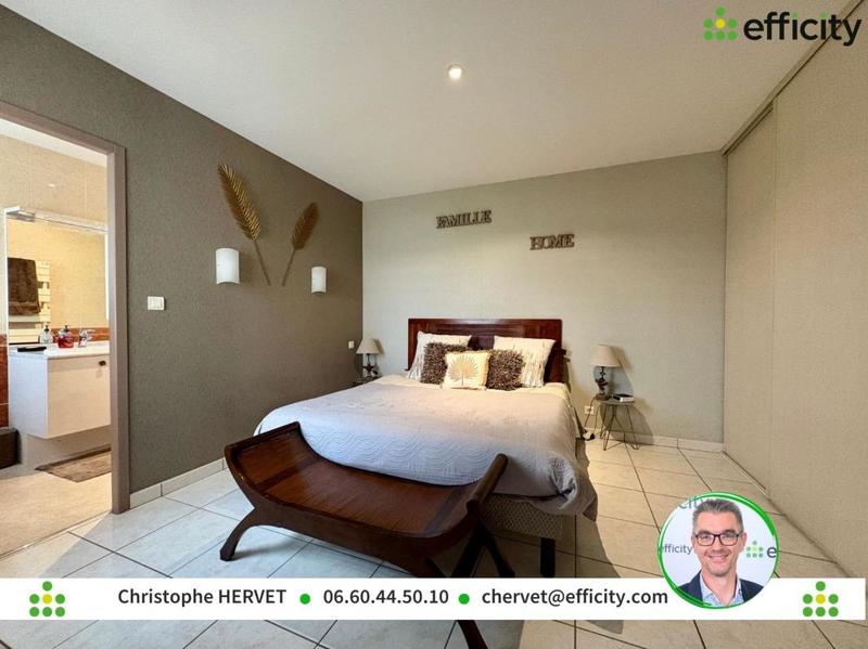 Pavillon - 238 m² - 8 pièces