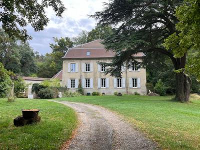 Maison de maîtres - 716 m² - 13 pièces