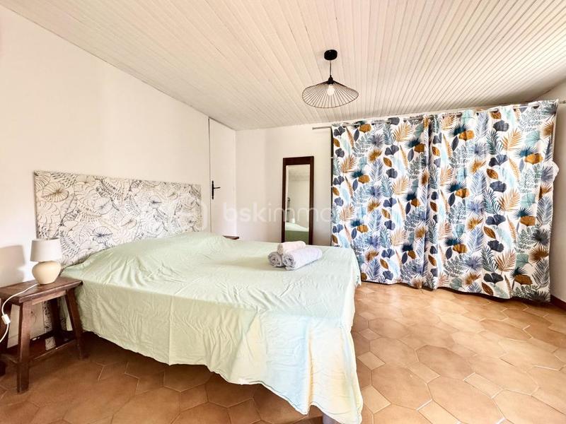 Demeure - 165 m² - 9 pièces