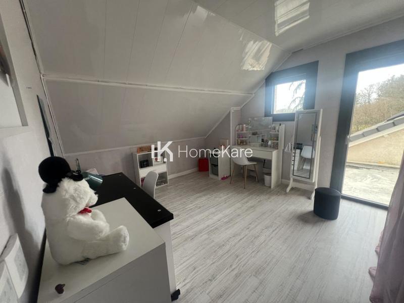 Maison - 280 m² - 9 pièces