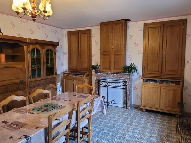 Maison - 223 m² - 9 pièces