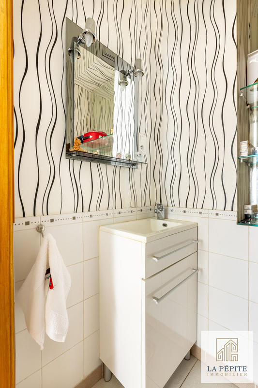 Maison - 216 m² - 6 pièces