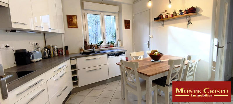 Appartement - 94 m² - 4 pièces