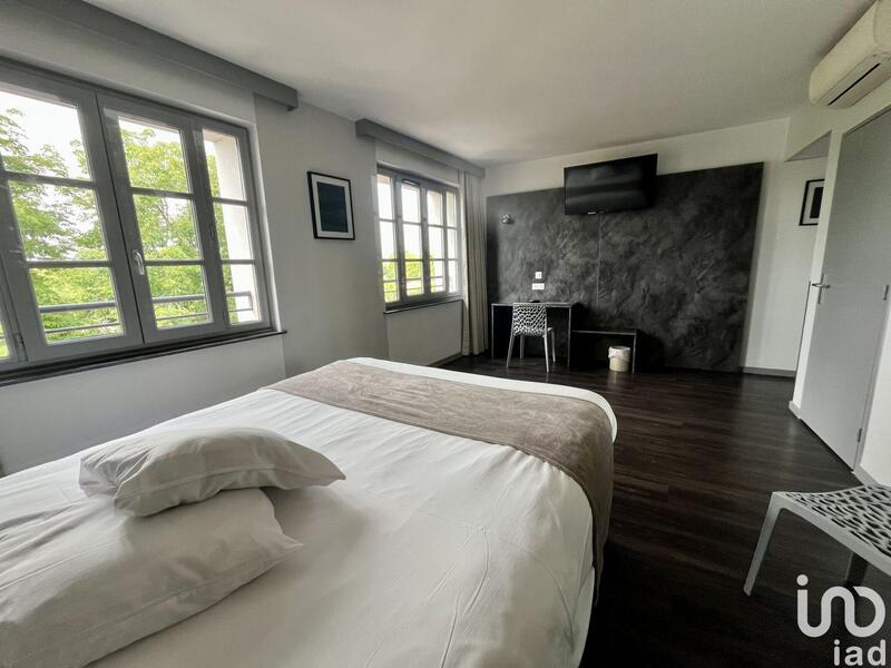 Local commercial - 1 500 m²