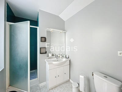 Maison - 140 m² - 8 pièces