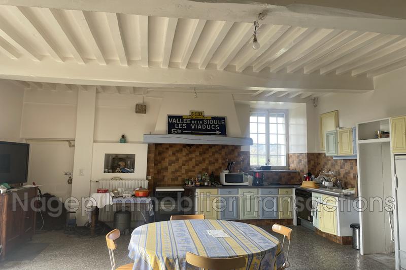 Propriété - 223 m² - 11 pièces