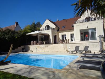 Maison - 229 m² - 8 pièces