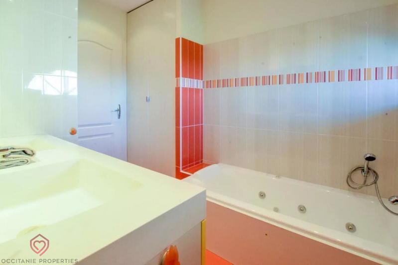 Propriété - 625 m² - 15 pièces