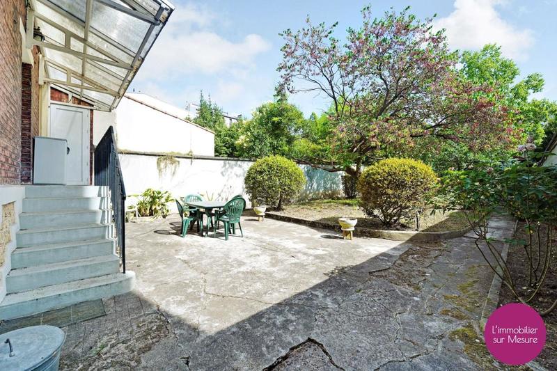 Maison - 215 m² - 8 pièces