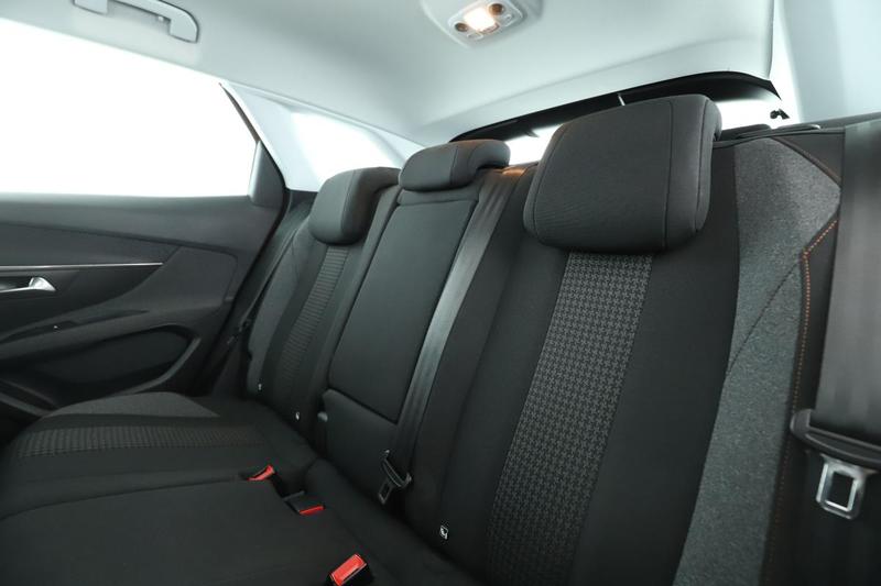 Peugeot 3008 1.2 PureTech Active Eat8 130 ch