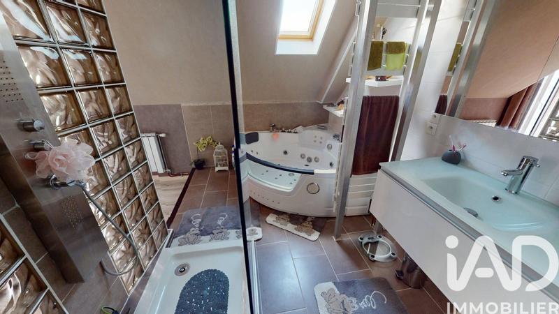 Maison - 127 m² - 7 pièces